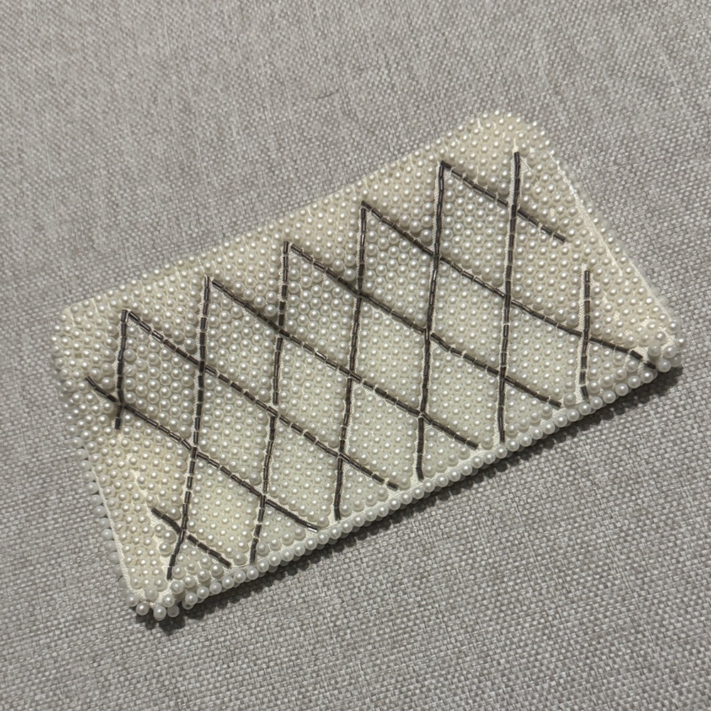 Vintage”Bags by Susan”Beaded Coin Purse-“Dot” & Tube Bead Construction-White-EUC